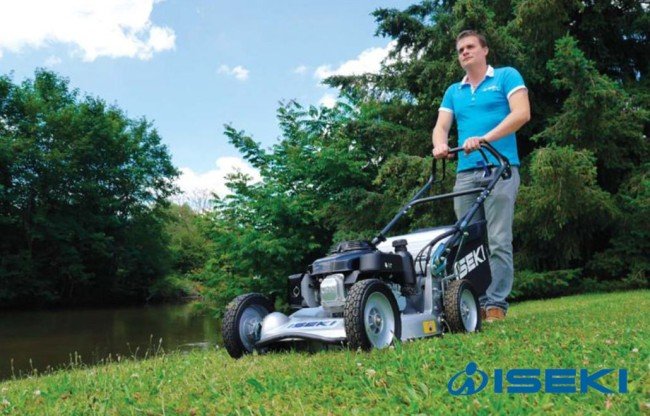 ISEKI SW8210BAEHD SP PRO BENZINEGRASMAAIER 53CM