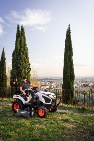 BOBCAT CT1025 TRACTOR MET GAZONBANDEN