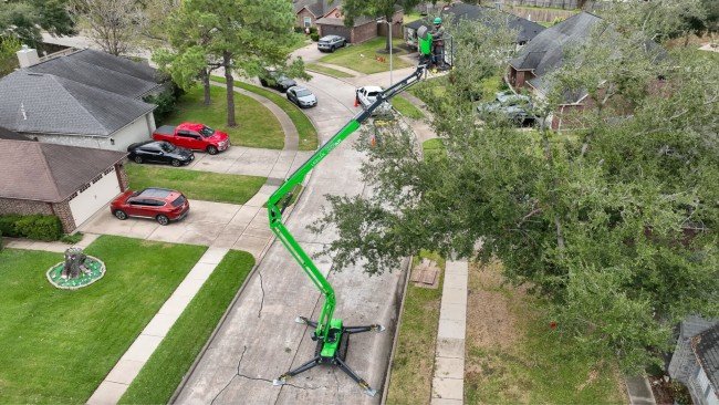 AVANT LEGUAN 225 SPINHOOGTEWERKER